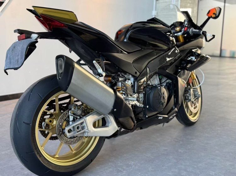 二手阿普利亚RSV4