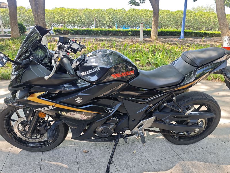 二手豪爵铃木GSX250R