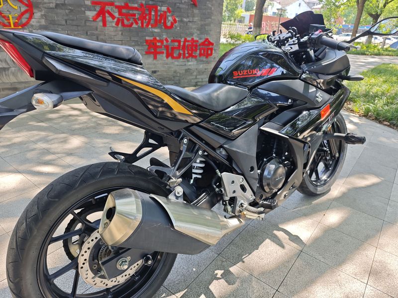 二手豪爵铃木GSX250R