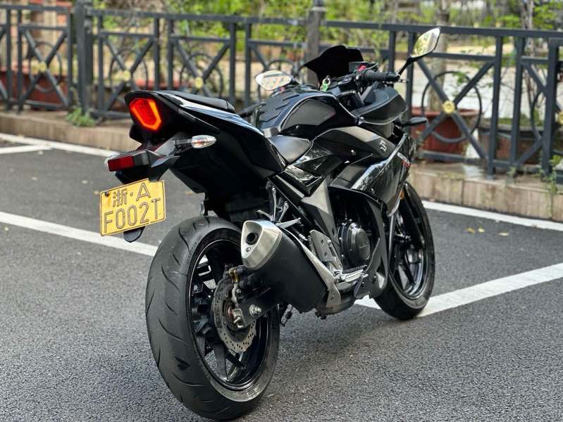 二手豪爵铃木GSX250R