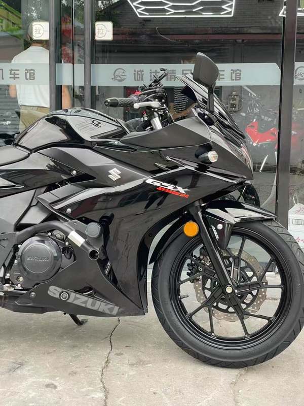 二手豪爵铃木GSX250R