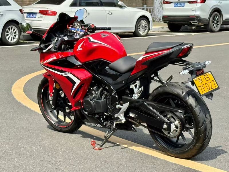 二手本田CBR400R