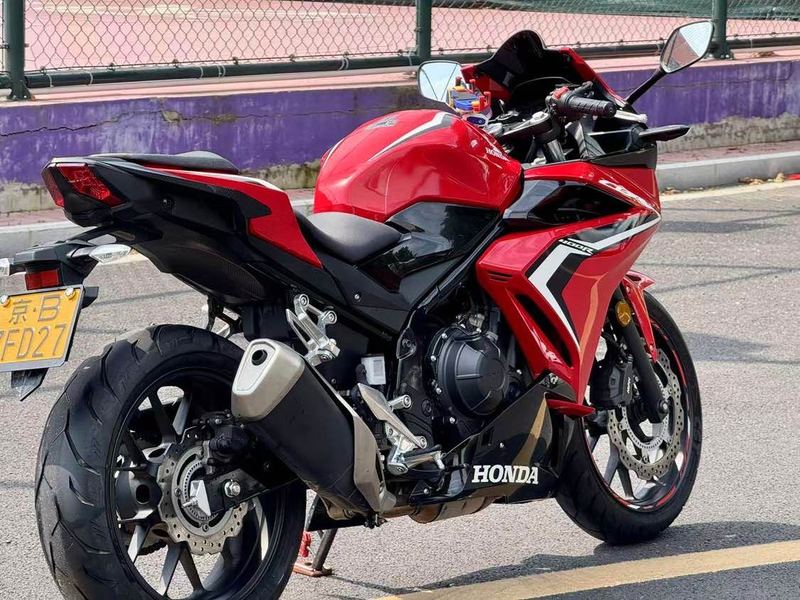 二手本田CBR400R