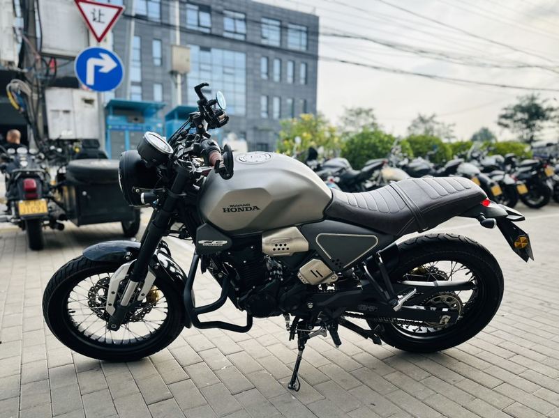 二手五羊本田鸷道 CB190SS