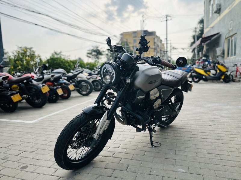 二手五羊本田鸷道 CB190SS
