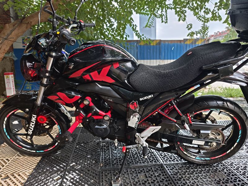 二手济南铃木极客飒 Gixxer 155 NK