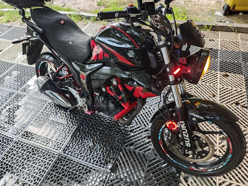 二手济南铃木极客飒 Gixxer 155 NK