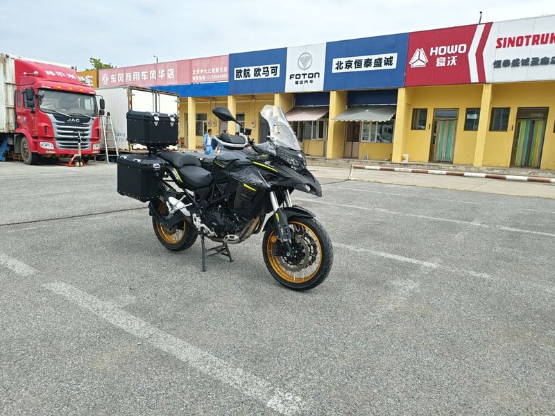 二手贝纳利金鹏 TRK502