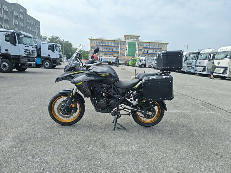 二手贝纳利金鹏 TRK502