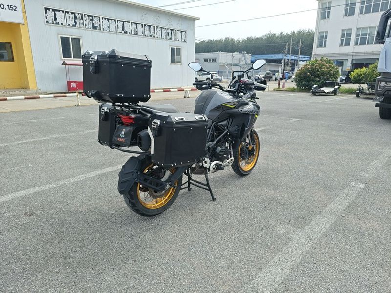 二手贝纳利金鹏 TRK502