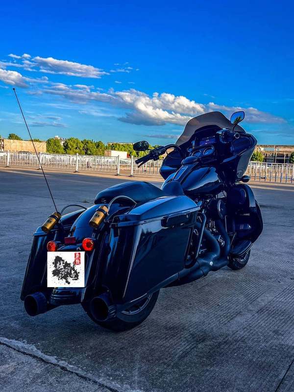 二手哈雷戴维森公路滑翔 Road Glide