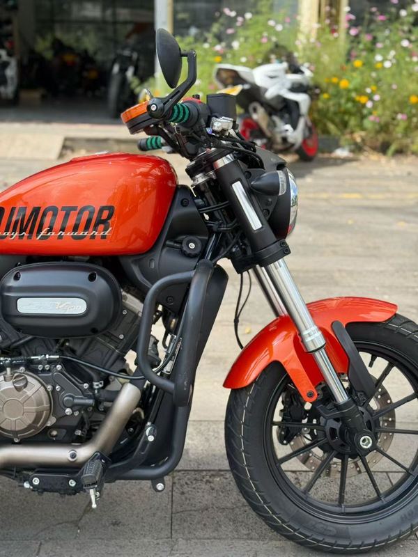 二手QJMOTOR闪300