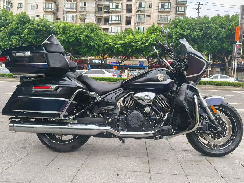 二手香帅金刚狼800S