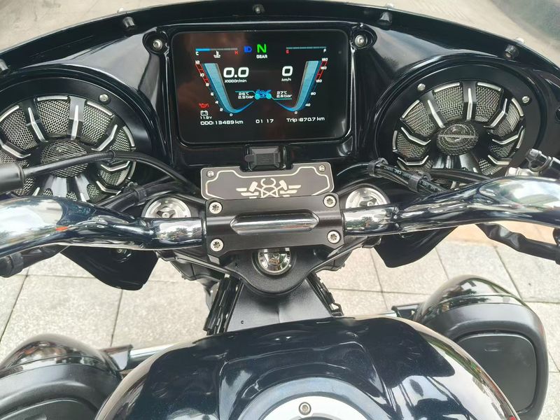 二手香帅金刚狼800S