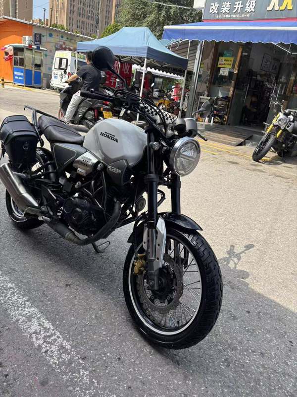 二手五羊本田鸷道 CB190SS