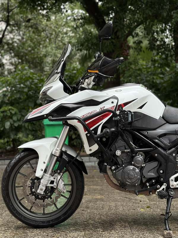二手贝纳利金鹏 TRK251