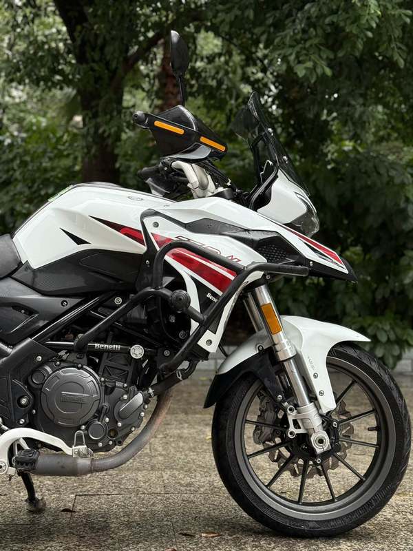 二手贝纳利金鹏 TRK251