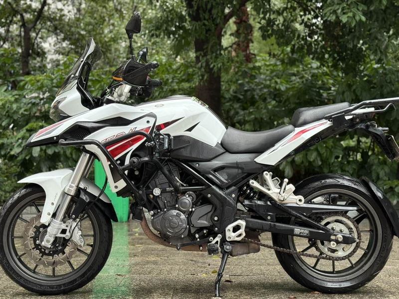 二手贝纳利金鹏 TRK251