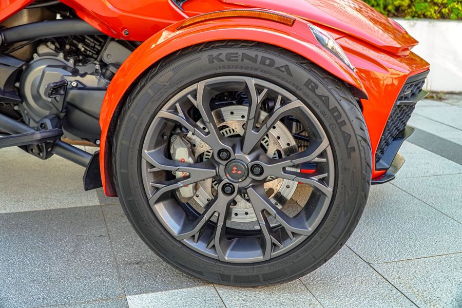 二手庞巴迪Spyder F3 