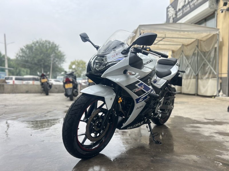 二手豪爵铃木GSX250R