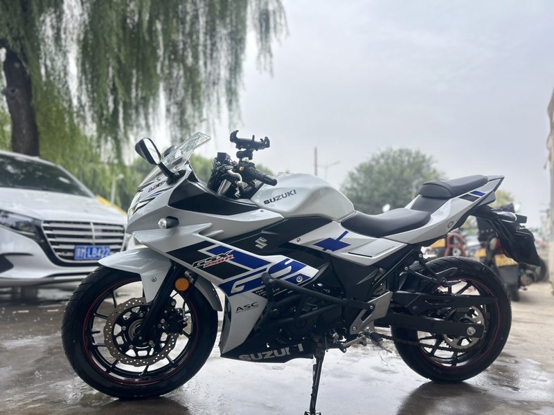 二手豪爵铃木GSX250R