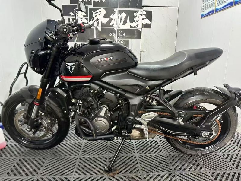 二手凯旋Trident 660
