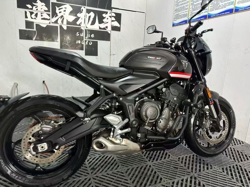 二手凯旋Trident 660