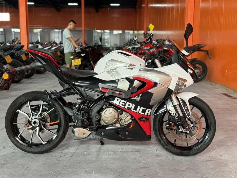 二手QJMOTOR赛250