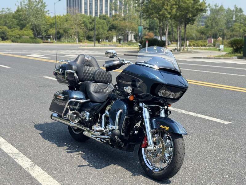 二手哈雷戴维森公路滑翔 Road Glide