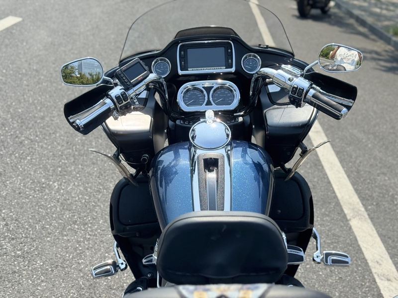 二手哈雷戴维森公路滑翔 Road Glide