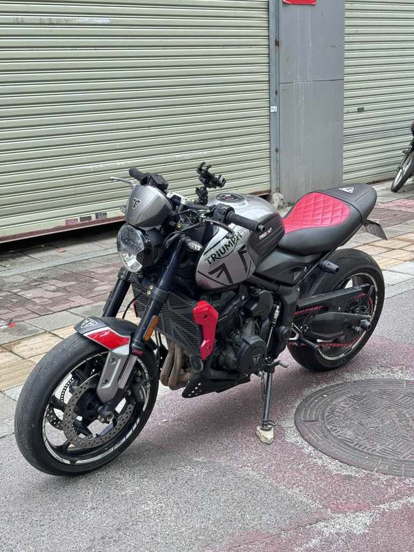 二手凯旋Trident 660