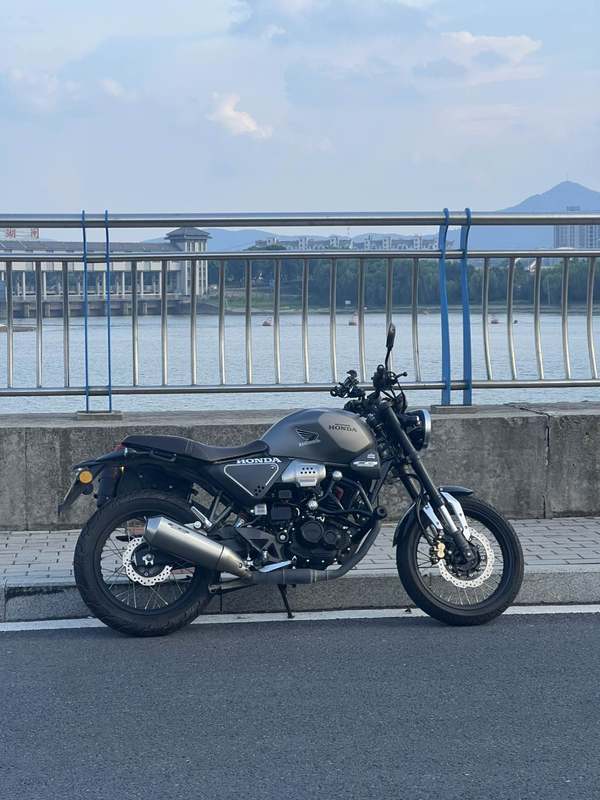 二手五羊本田鸷道 CB190SS