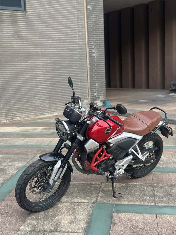 二手五羊本田鸷道 CB190SS
