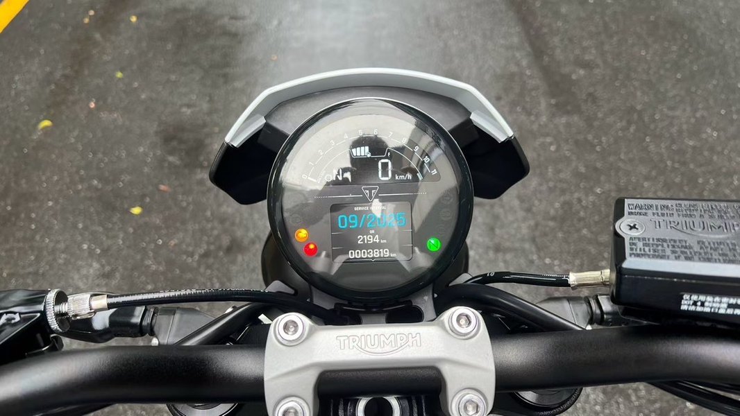 二手凯旋Trident 660