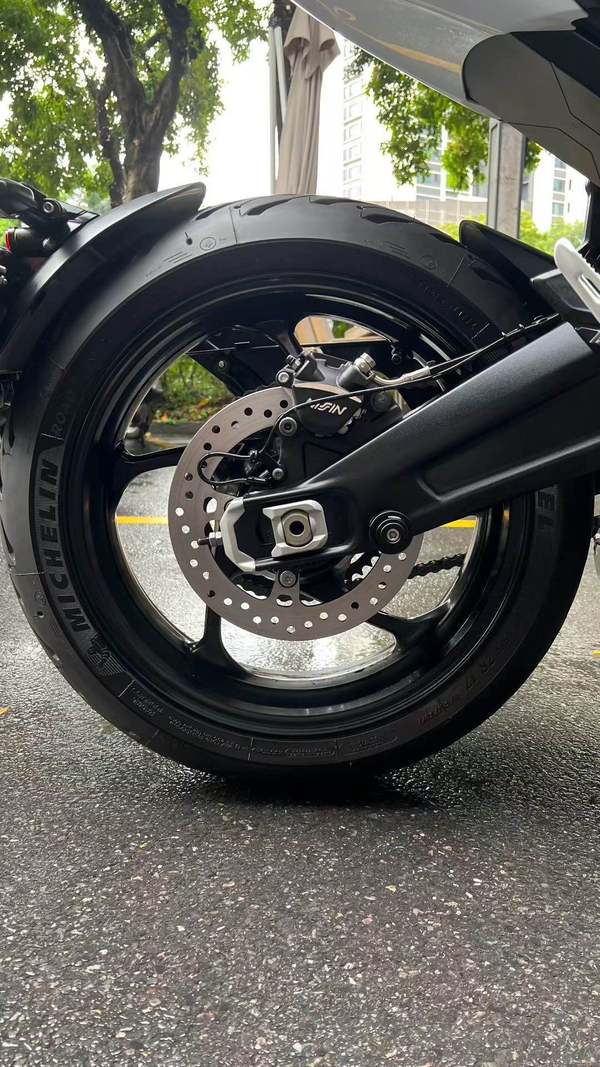 二手凯旋Trident 660