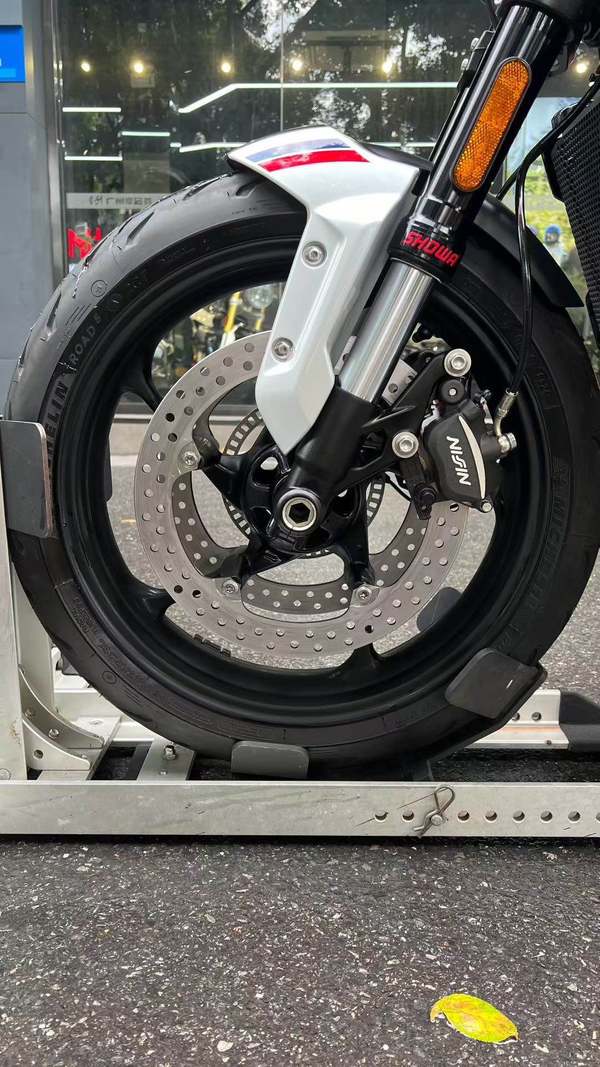 二手凯旋Trident 660
