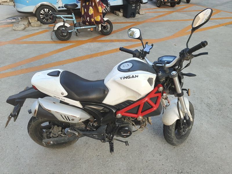 二手银钢小怪兽125