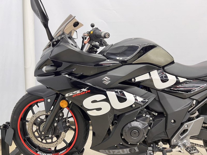 二手豪爵铃木GSX250R