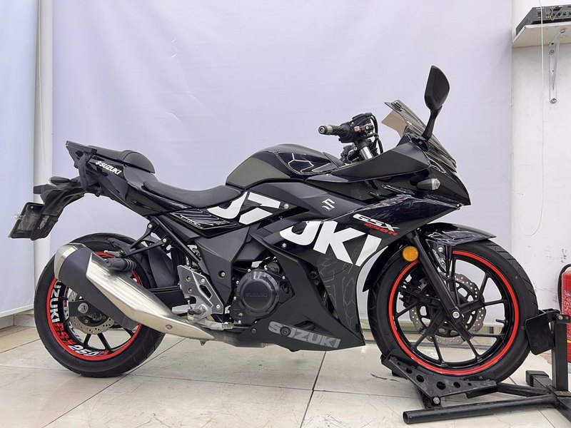 二手豪爵铃木GSX250R