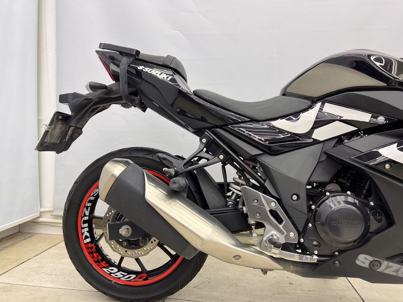 二手豪爵铃木GSX250R