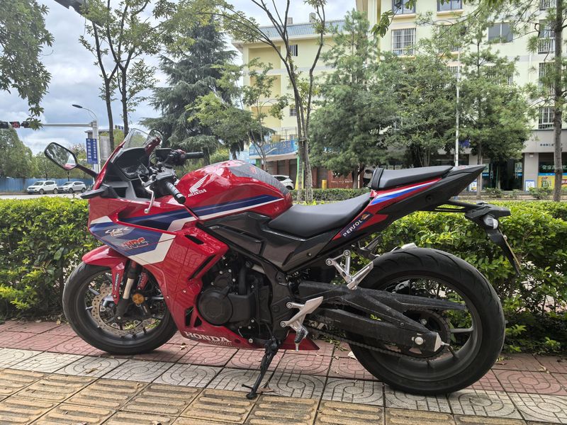 二手本田CBR400R