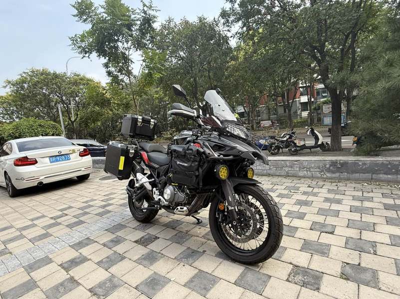 二手贝纳利金鹏 TRK502