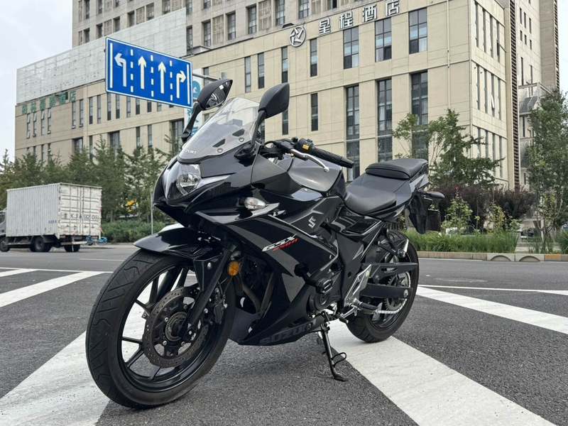 二手豪爵铃木GSX250R