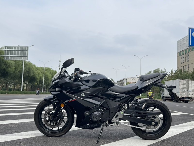 二手豪爵铃木GSX250R