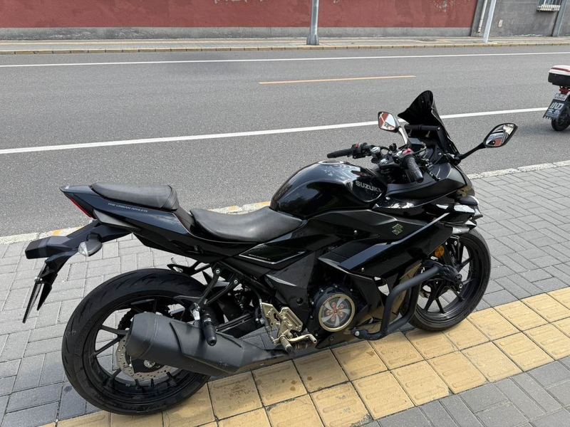 二手豪爵铃木GSX250R