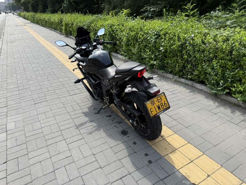 二手豪爵铃木GSX250R