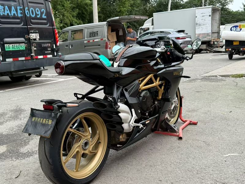 二手奥古斯塔Superveloce 800