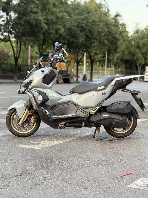 二手三阳哈士奇 Husky ADV150