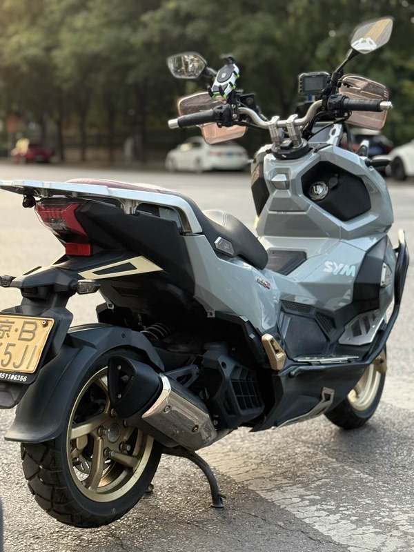 二手三阳哈士奇 Husky ADV150