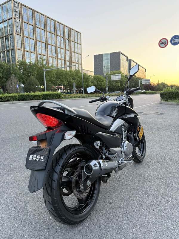 二手豪爵铃木骊驰 GW250